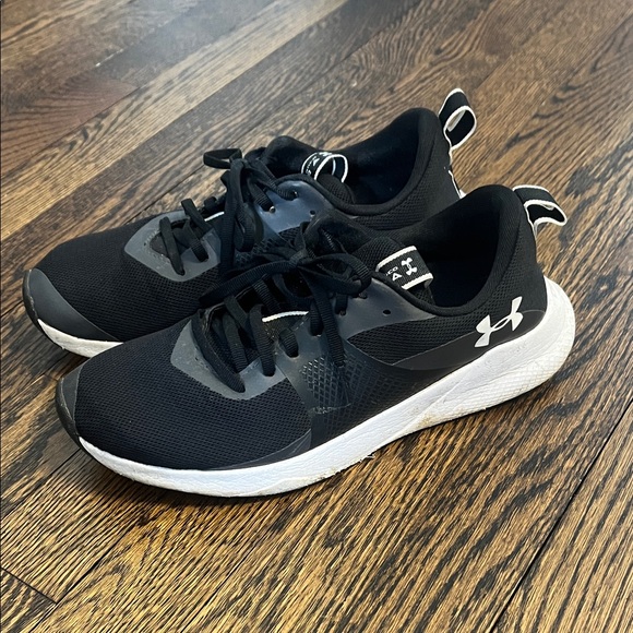 Under Armour Black and White Sneakers women’s 8.5 - Picture 1 of 7